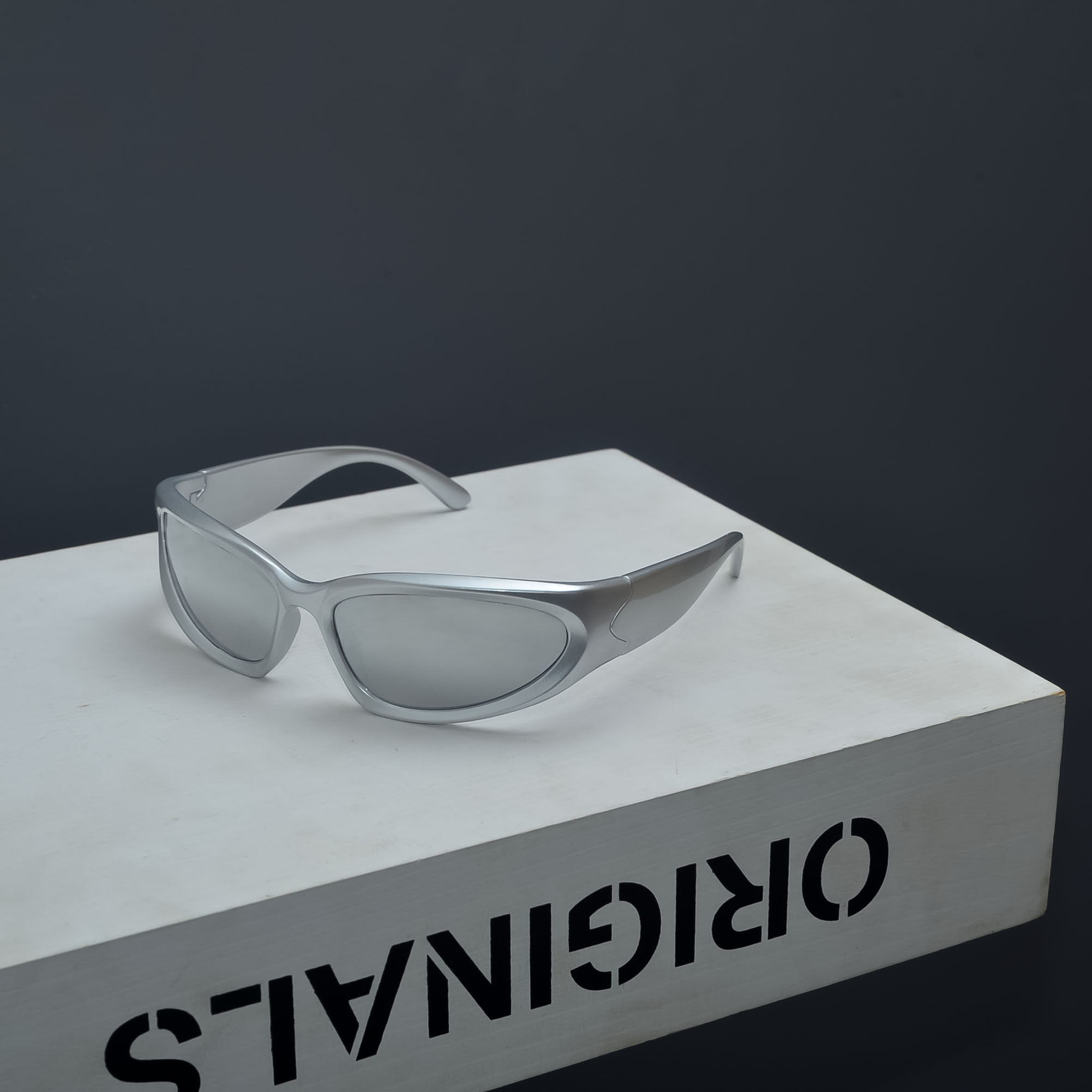 Millennium trend Male Personal Street Shooting Sunglasses Women's Net Red Version Future Hip Hop Laser Morroscopy Riding glasses