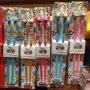 Hồng Kông Disney Chopsticks TsumTsum Mickey Strawberry Bear Duffy Bear Shirley Rose Little Tony Bộ đồ ăn hoạt hình - Đồ ăn tối dĩa