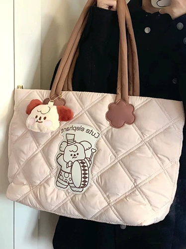 Вместительная и большая сумка