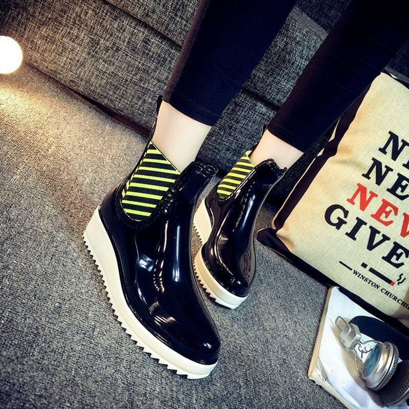 Giày mưa mùa xuân thời trang nữ ống ngắn Martin giày chống trượt dày đáy thấp ống đi mưa nữ phiên bản Hàn Quốc của giày không thấm nước overshoes - Rainshoes