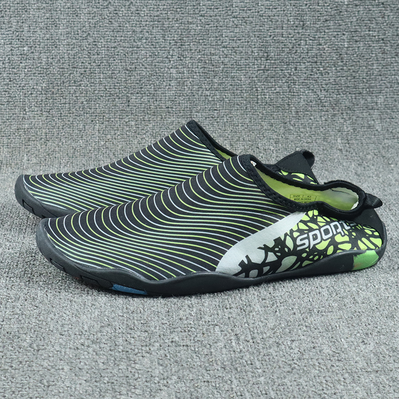 MaroonBroken code Pick up the leak Running shoes Upstream shoes Parenting outdoors Barefoot Running shoes Quick drying Wading Hiking shoes lovers Diving shoes