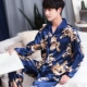Bộ đồ ngủ nam bằng lụa băng mùa xuân phù hợp với nam giới đất mùa hè lỏng cotton thanh niên dài tay cotton mùa xuân và mùa thu quần áo nam - Pyjama