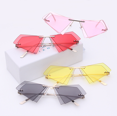 taobao agent Harajuku Wind Soft Girl Sun Mirror Women's Triangle Double -layer color lens net red sunglasses