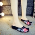 Giày vải Bắc Kinh cổ nữ phong cách Trung Quốc dốc nhỏ với giày của phụ nữ giày nhảy vuông quốc gió thêu dép có dây buộc phía dưới bán giày dép nữ online Dép