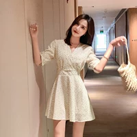 Đầm voan nữ mùa hè 2019 khí mới Hàn Quốc V-cổ nữ thắt lưng giảm béo phổ biến - Váy eo cao 	váy sơ mi rút eo	