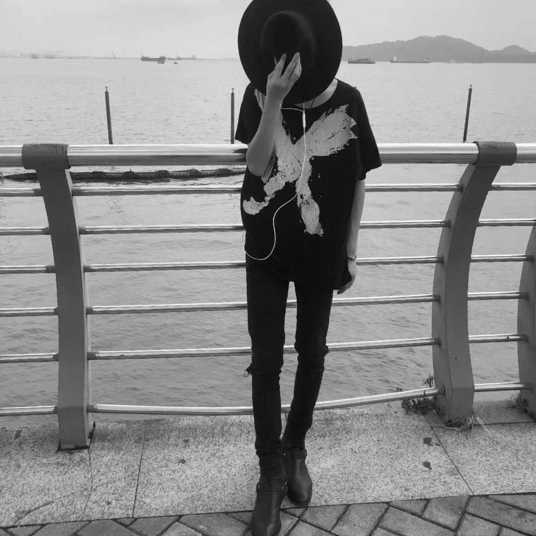 BlackHigh street style  white black printing easy summer trend HEDI Vanish Divine goods High street graduation Single item special counter