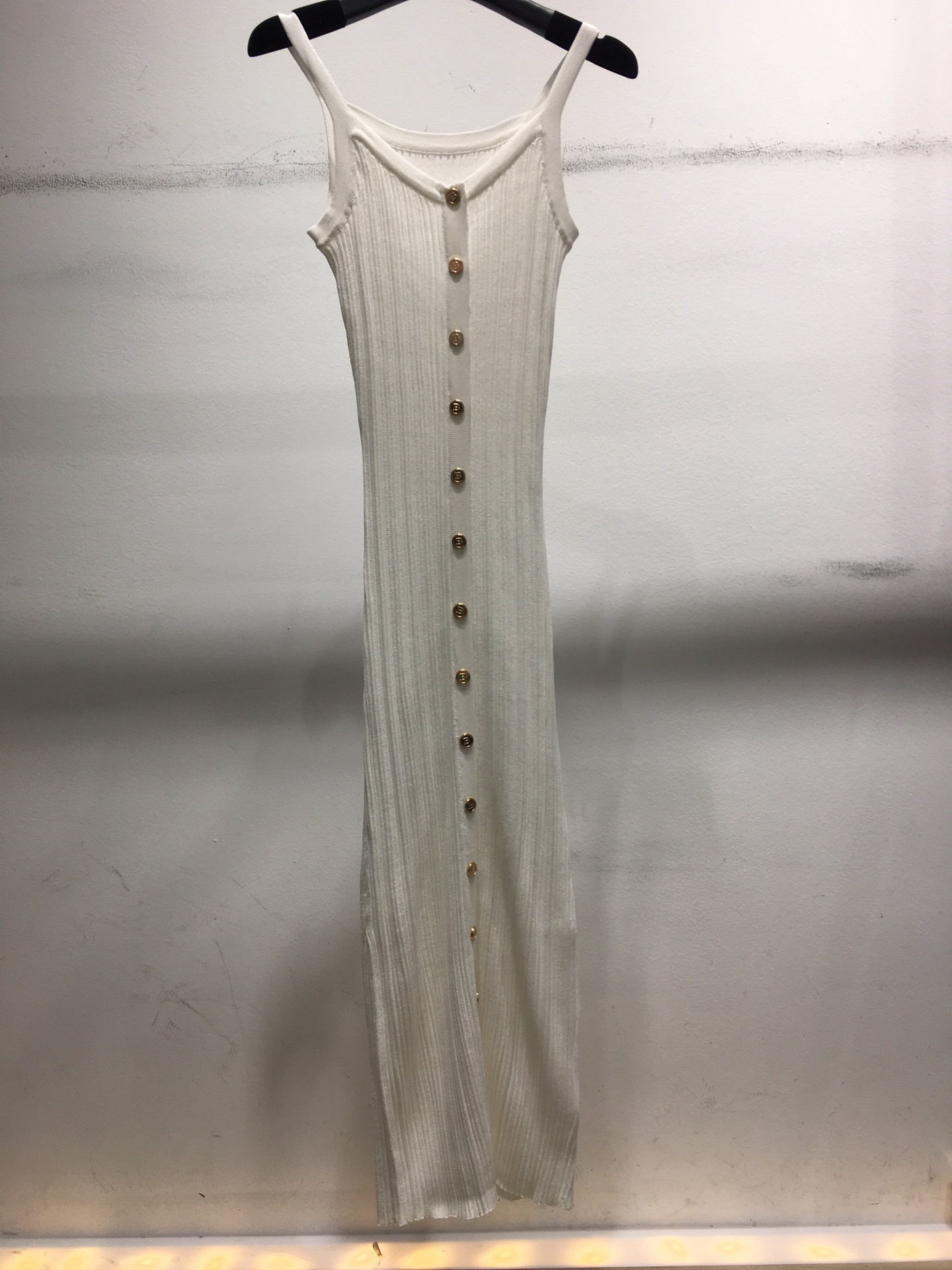 White2021 Ba Jia Paris France Minority Ice silk camisole Self cultivation have more cash than can be accounted for Gold clasp Dress Built in Knitted skirt