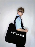 Черный большой стержень