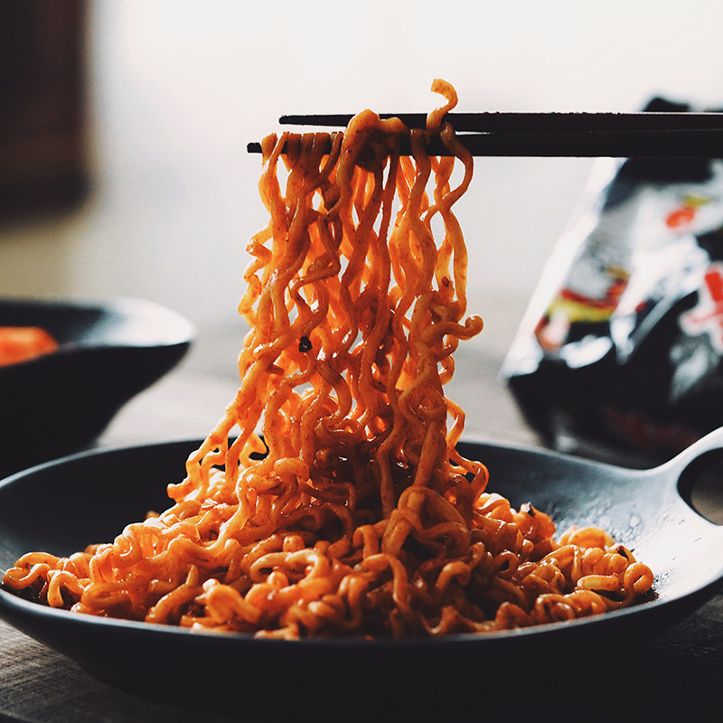 淘宝忆香街重庆酸辣粉网红6桶整箱食族人同款