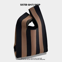 Вертикальная полоса черного кофе