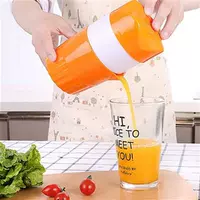Hot Portable 300ml Manual Citrus Juicer for Orange Lemon