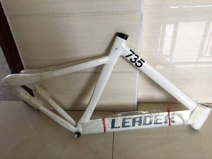 735 Aluminum Frame & White Scratch & 1700c highway compete in speed Dead flies  735 type level Opening Rear fork black white  handle