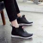 Giày đi nước nam giày ống ngắn nam chống trượt thấp giúp thời trang công sở mùa hè giản dị cộng với giày cao su nhung không thấm nước