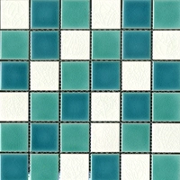 48 маленький ледяной трещины зеленой травы