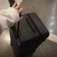 Черная спортивная версия