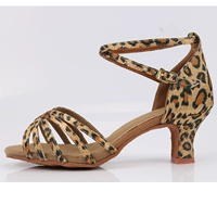 Леопардовый принт тонкий каблук 5см