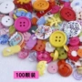 Nút màu trẻ em nút nhựa mẫu giáo sáng tạo vật liệu tự làm nút dán hoa cách làm đồ chơi