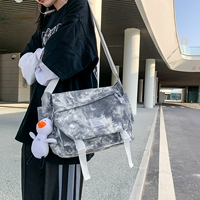 Серый (с заправкой утиной кулон) собирает небольшие подарки