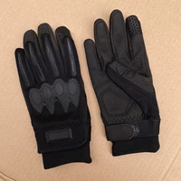 Черные уличные удерживающие тепло перчатки