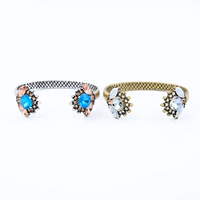 Vintage Bracelet Phụ nữ phong cách châu Âu và Mỹ cung cấp trang phục khí chất kim cương đá quý cũ lạnh vòng tay gió vòng tay nữ vàng 18k