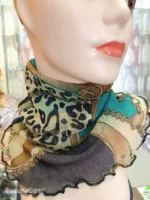 Коричневый