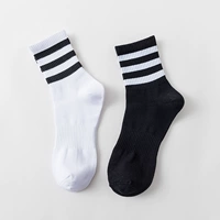5 Двойной средний длинный цилиндр хлопковые носки полоса черно -белая полоса Мужчины и женщины четыре сезона, поглощение пота три бара, корейские национальные носки для запахов