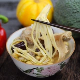 Дракон борода бамбук стрельбы, суп -суп из бобов в боба