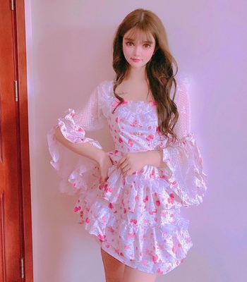taobao agent Megaphone, cute strawberry, dress