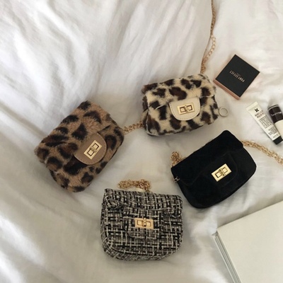 taobao agent MINI の is very cute 4 -color enters ~ Leopard pattern plush small incense wind glyphosper small bag retro shoulder chain female
