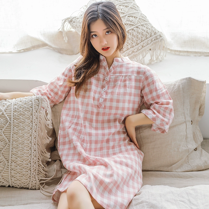 Nhật Bản nhỏ ngọt ngào kẻ sọc bông gạc đôi cotton sợi pyjama phụ nữ mùa xuân và mùa hè bảy điểm tay áo đêm dịch vụ nhà - Đêm đầm