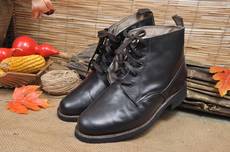 Декорации и Реквизиты для кино 老衣服鞋类道具