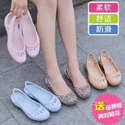 2018 mùa hè mới lỗ giày nữ Bao Đầu thạch dép phẳng non-slip giày y tá giày bãi biển phụ nữ nhẹ của giày