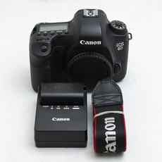 профессиональная цифровая SLR камера canon佳能eos 6d一代单机高级专业全画幅数码单反相机95新no.2587
