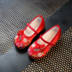 Mới mùa xuân và mùa hè cũ Bắc Kinh trẻ em thêu giày gió quốc gia cô gái giày khiêu vũ giày Tháng Sáu 1 kỳ nghỉ hiển thị giày Mùa xuân