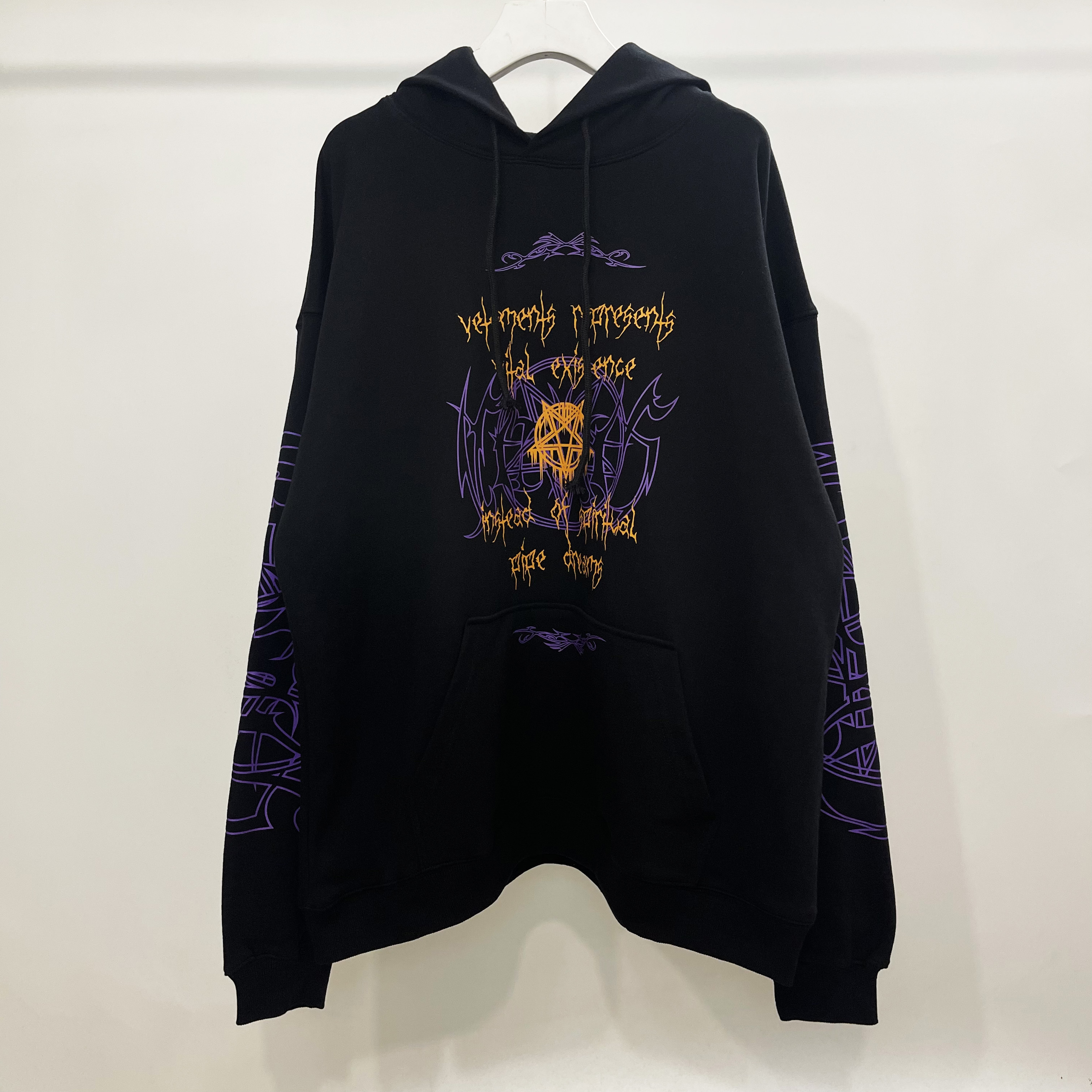 VETEMENTS 2023FW Vital Existence梵文字母印花美式高街卫衣帽衫