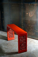 Nhà máy tùy chỉnh đồ nội thất cũ elm Trung Quốc sơn đỏ cổ phẳng openwork dải trường hợp cuốn sách trường hợp giao diện điều khiển - Bàn / Bàn bàn gỗ tự nhiên