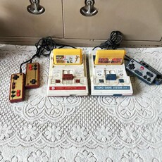 Декорации и Реквизиты для кино 拍戏用插卡老游戏机小霸王游戏机