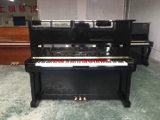Hàn Quốc nhập khẩu đàn piano cũ Yingchang U131 mẫu búa màu đen chơi đàn piano thẳng đứng giá rẻ thực hành - dương cầm