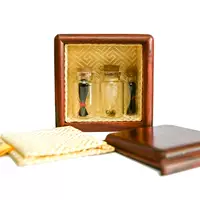 Бутылка кровь сандалово для волос пуповина квадратная коробка шнура