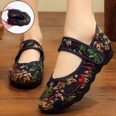 Вышитая обувь 老北京布鞋官方旗舰店正品红色绣花鞋女布鞋女款花布鞋妈妈鞋刺绣 And Yun Xiang