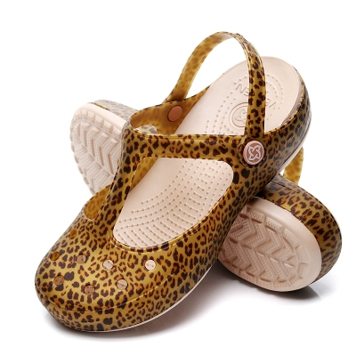 Veblen giày nặng đáy dép dép thời trang giản dị phẳng ven biển mùa hè nữ Baotou lỗ trượt 