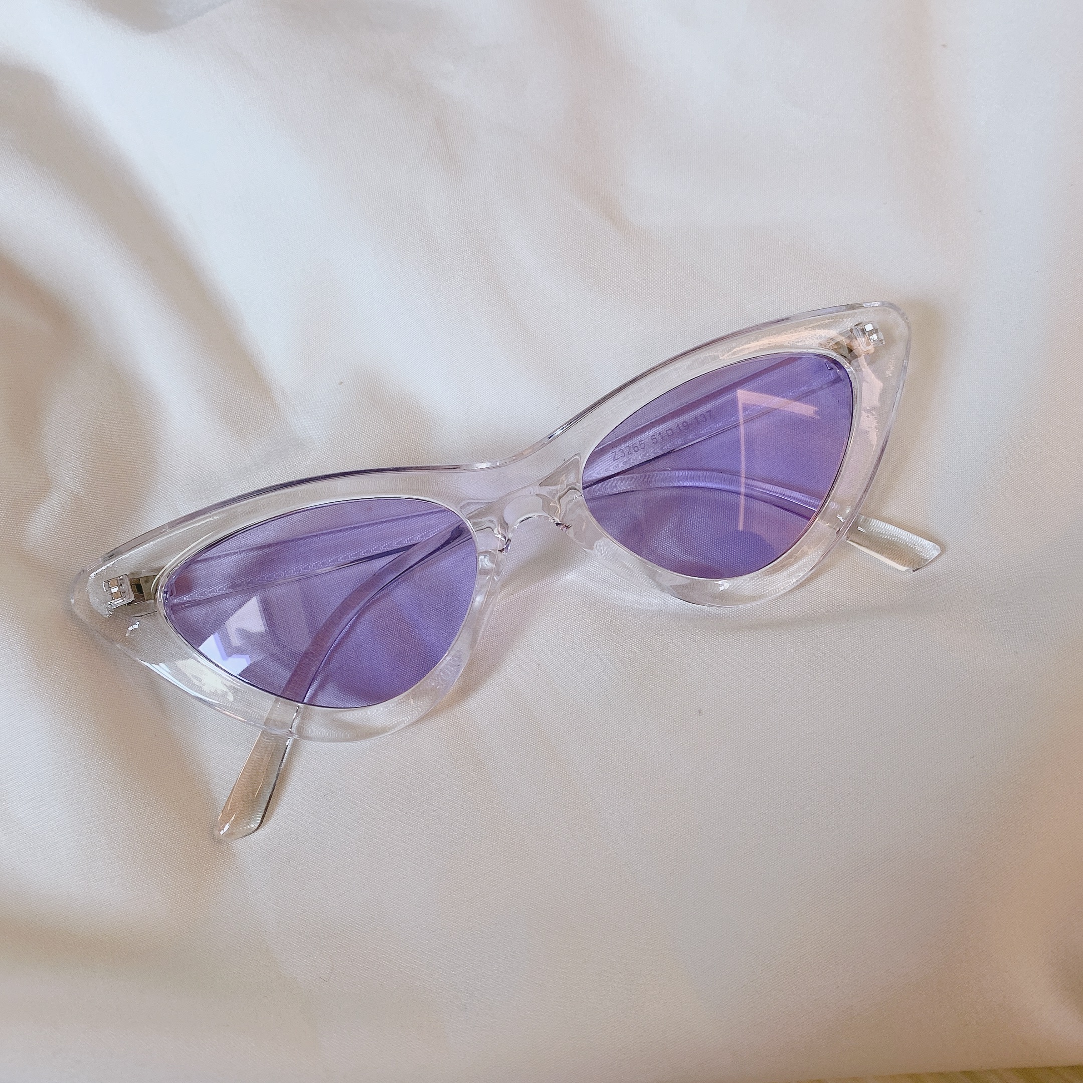 Triangle & Transparent Frame Purple Filmvintage Sunglasses Port style Europe and America Retro photograph cat eye Sunglasses Purple series lovers pose female collocation