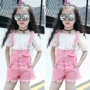 Quần áo bé gái màu hồng yếm mùa hè 2019 Quần áo trẻ em Hàn Quốc mới cho bé Quần short denim phương Tây - Quần jean quần jean bé gái xuân hè