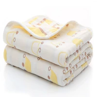 Желтое одеяло, банное полотенце
